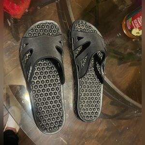 Black sensi waterproof massage sandals size 7